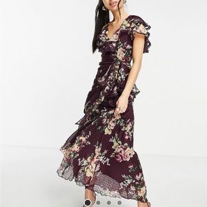 midi dress in textured chiffon with tie detail in berry floral print
